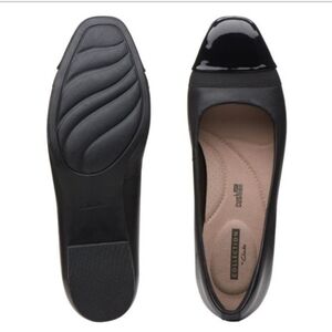 CLARKS COLLLECTION SLIP ON SHOES LOW HEEL PATENT TOE CAP STAPLE BLACK 8 WIDE